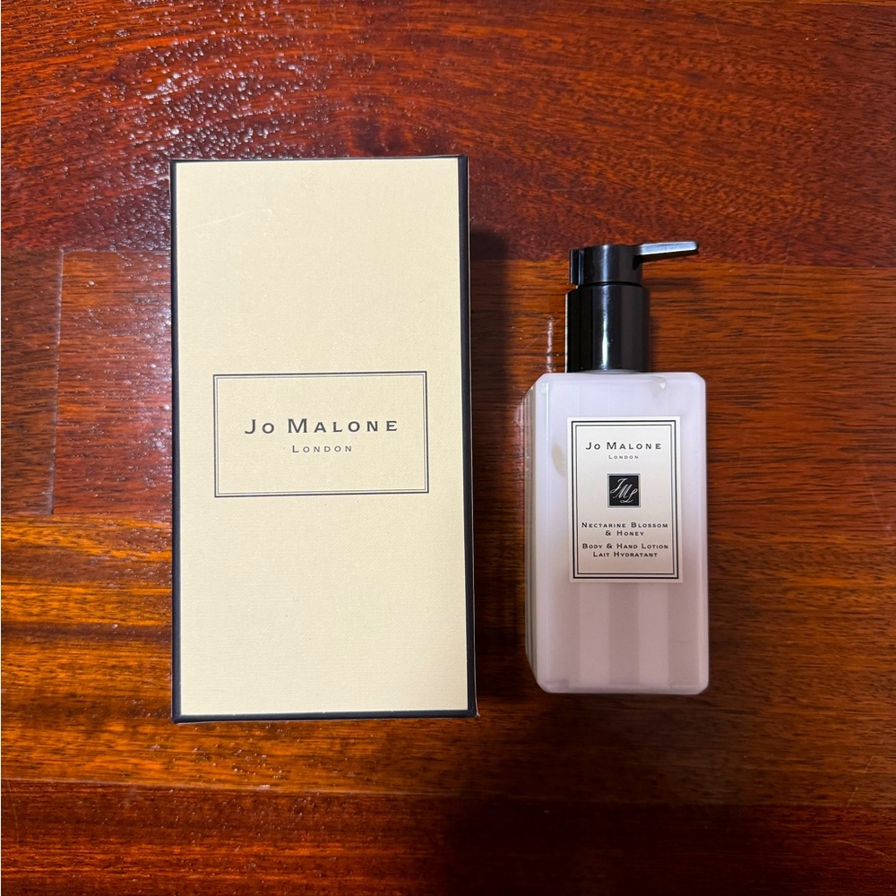 BRAND NEW Jo Malone - Nectarine Blossom & Honey Body & Hand Lotion